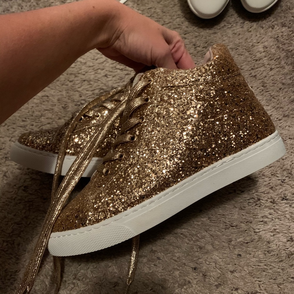 Hightop gold sneakers!